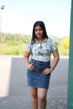 Mid washed denim mini skirt - Image 2